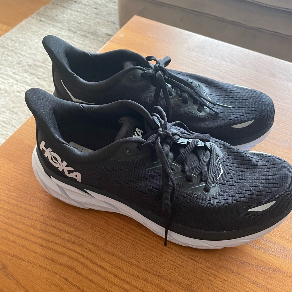 Hokas